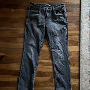 Levi’s Classic Mid-rise Skinny Jeans